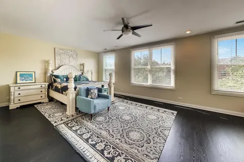 1850 Admiral Court Glenview IL 60026