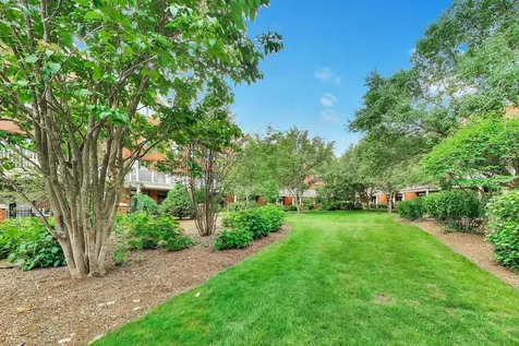 1850 Admiral Court Glenview IL 60026