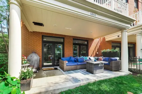 1850 Admiral Court Glenview IL 60026
