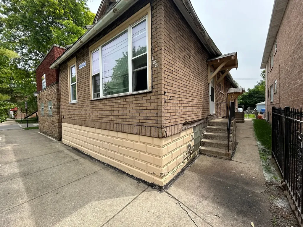 127 East 107th Street Chicago IL 60628