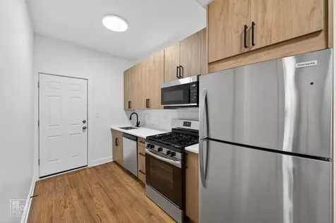 2154 West Arthur Avenue Chicago IL 60645
