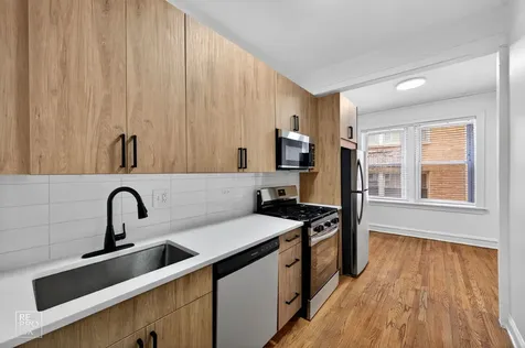 2154 West Arthur Avenue Chicago IL 60645
