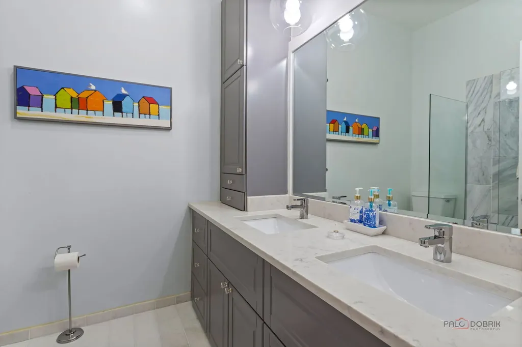 1157 West Newport Avenue Chicago IL 60657