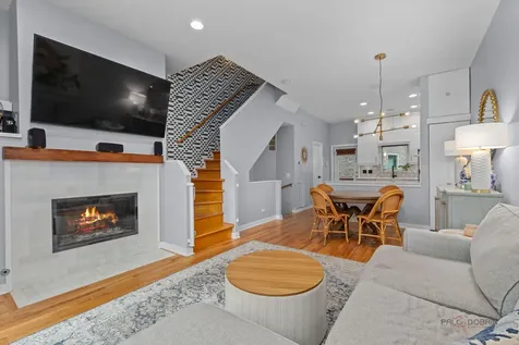 1157 West Newport Avenue Chicago IL 60657