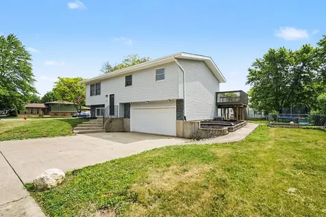 651 Michigan Avenue South Elgin IL 60177
