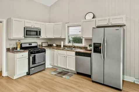 1930 Arthur Drive Waukegan IL 60087