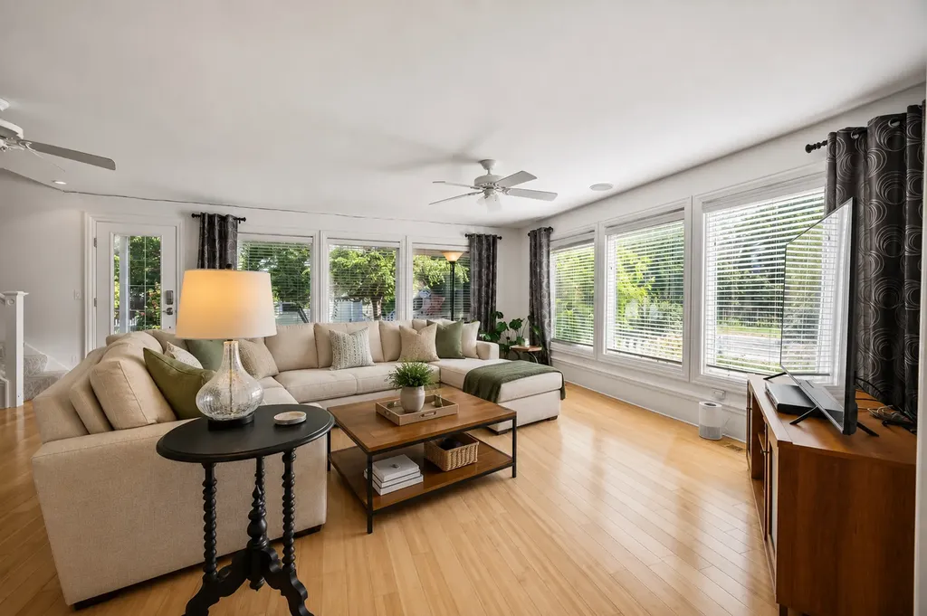 83 North Park Boulevard Glen Ellyn IL 60137