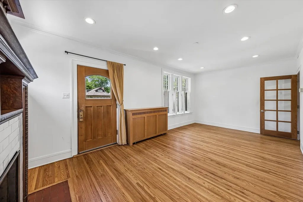 10637 South Oakley Avenue Chicago IL 60643