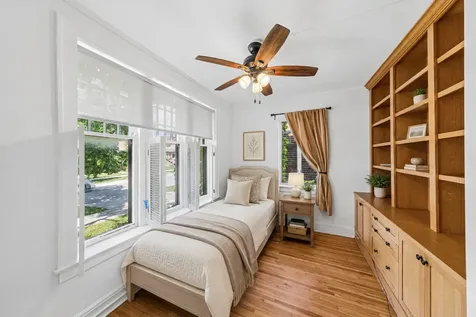 10637 South Oakley Avenue Chicago IL 60643