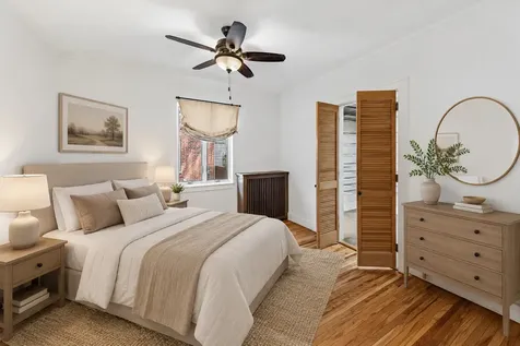 10637 South Oakley Avenue Chicago IL 60643