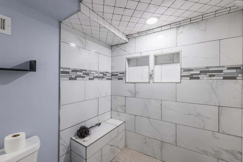 844 North Laramie Avenue Chicago IL 60651
