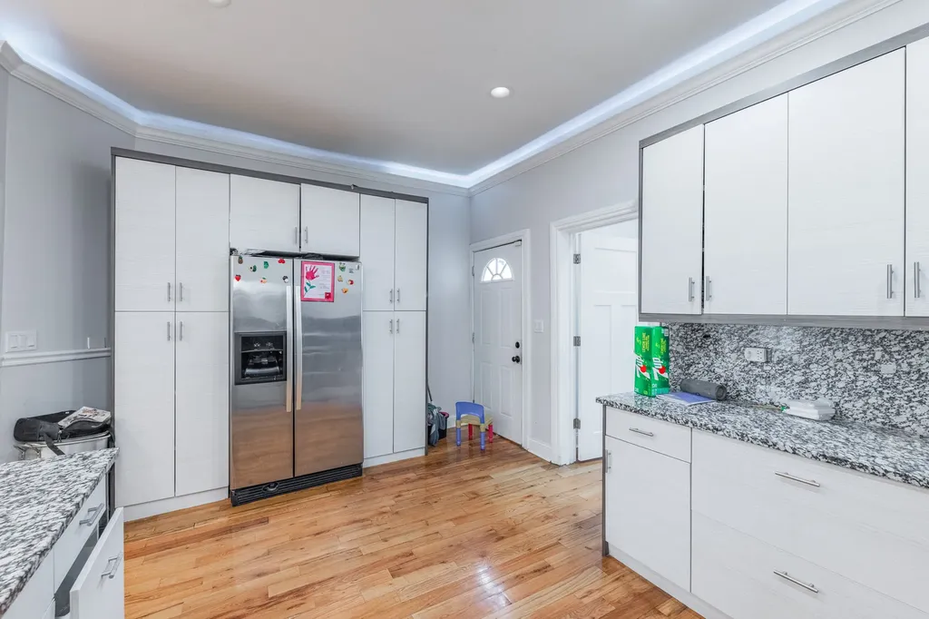 844 North Laramie Avenue Chicago IL 60651