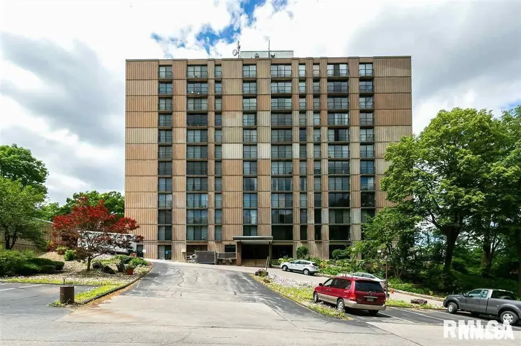 1800 7TH Street East Moline IL 61244