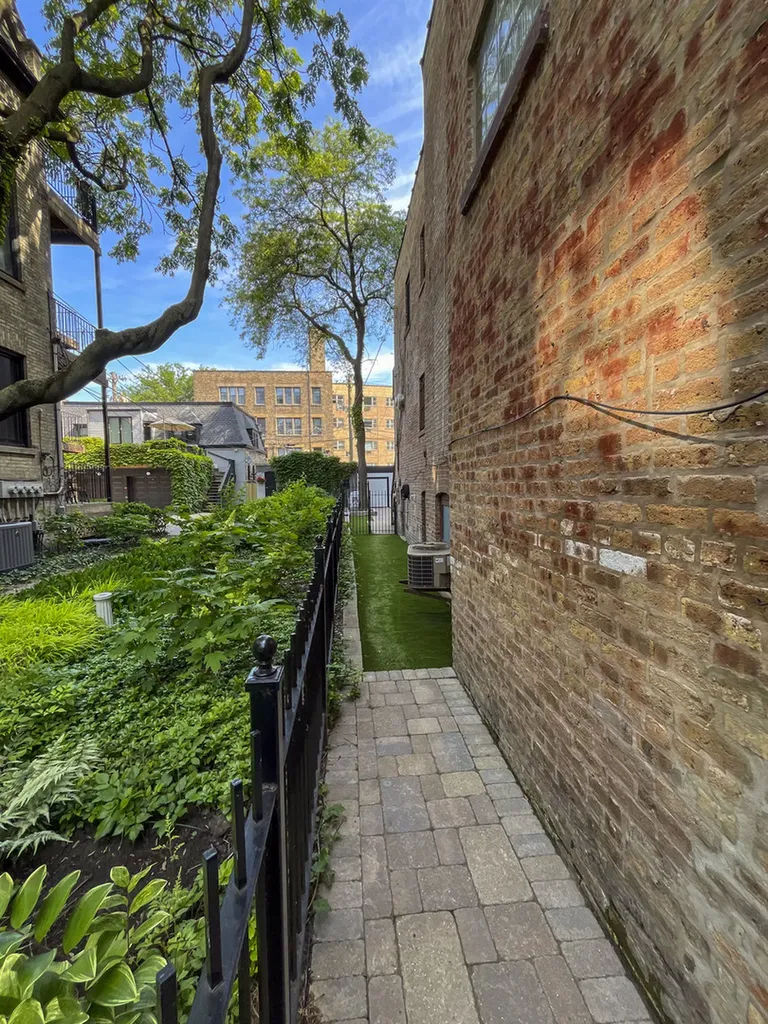 552 West Arlington Place Chicago IL 60614