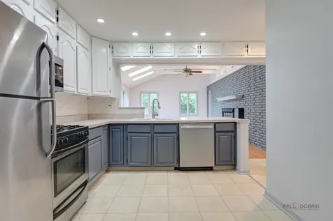 2508 Highland Drive Lindenhurst IL 60046