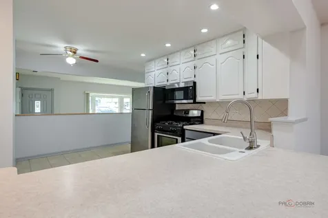 2508 Highland Drive Lindenhurst IL 60046