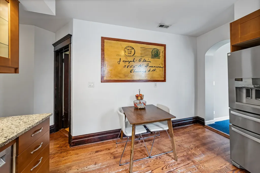 3855 North Greenview Avenue Chicago IL 60613