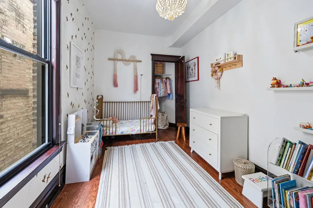 3855 North Greenview Avenue Chicago IL 60613