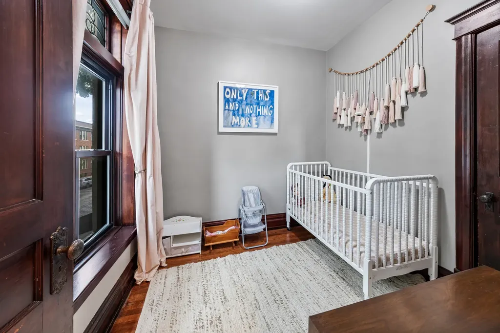 3855 North Greenview Avenue Chicago IL 60613