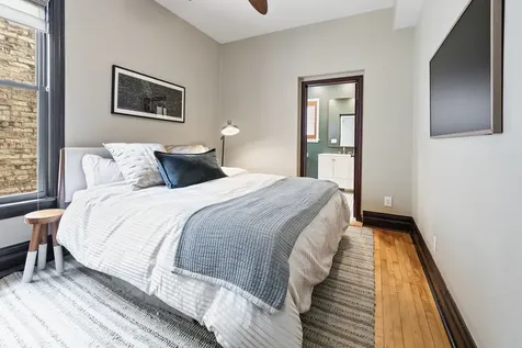 3855 North Greenview Avenue Chicago IL 60613