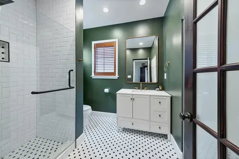 3855 North Greenview Avenue Chicago IL 60613