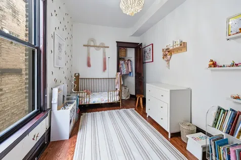 3855 North Greenview Avenue Chicago IL 60613