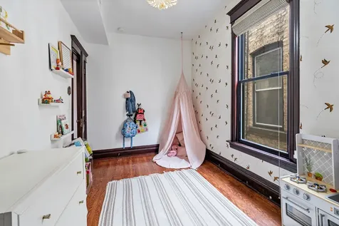 3855 North Greenview Avenue Chicago IL 60613