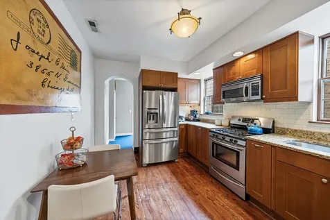 3855 North Greenview Avenue Chicago IL 60613