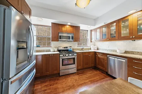 3855 North Greenview Avenue Chicago IL 60613