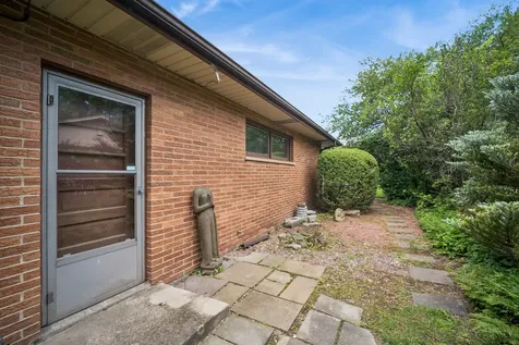 1225 Oakdale Drive Elgin IL 60123