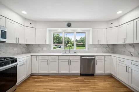 1225 Oakdale Drive Elgin IL 60123