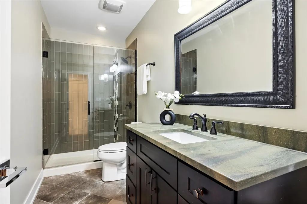 5324 South Neva Avenue Chicago IL 60638