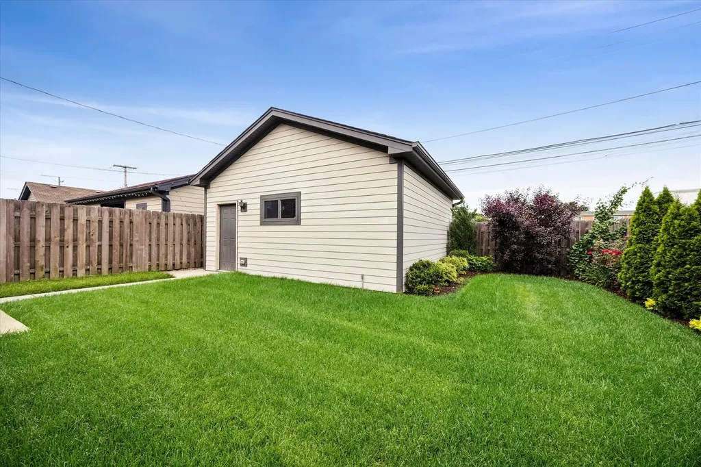 5324 South Neva Avenue Chicago IL 60638