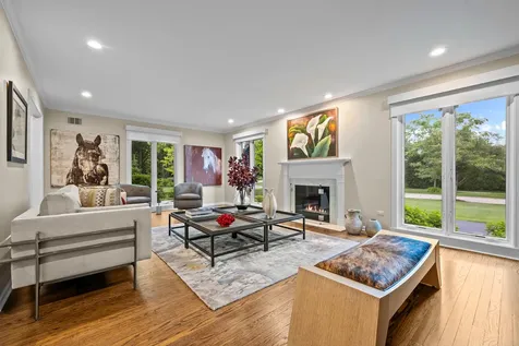 150 North Suffolk Lane Lake Forest IL 60045