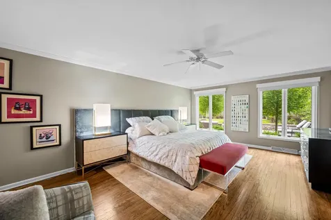 150 North Suffolk Lane Lake Forest IL 60045