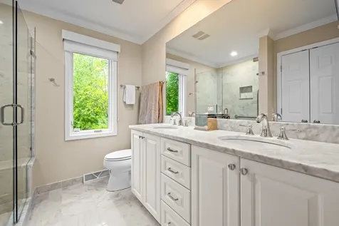 150 North Suffolk Lane Lake Forest IL 60045