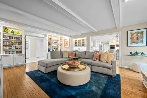150 North Suffolk Lane Lake Forest IL 60045