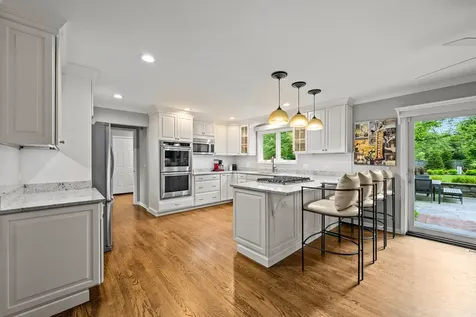150 North Suffolk Lane Lake Forest IL 60045