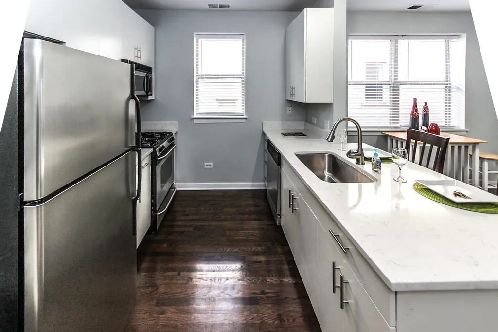 1153 West Washburne Avenue Chicago IL 60608