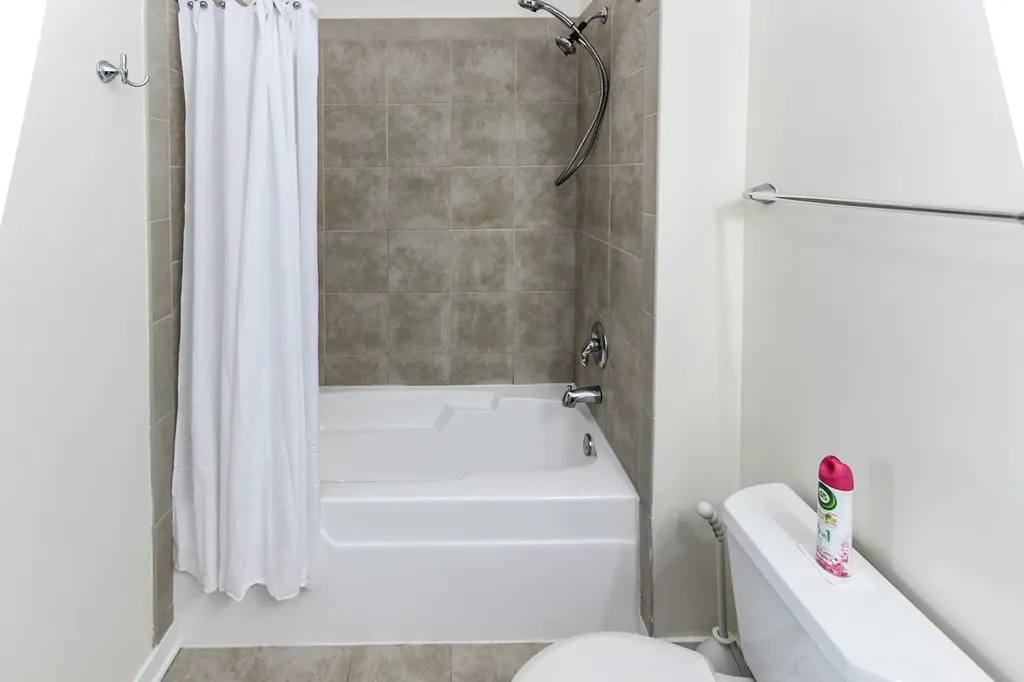 1153 West Washburne Avenue Chicago IL 60608