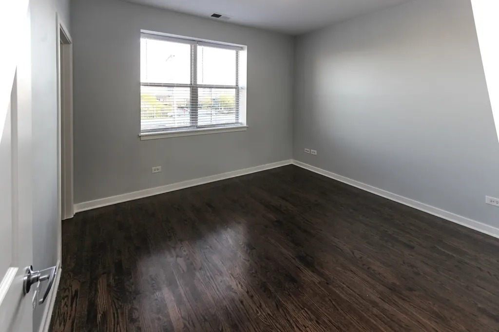 1153 West Washburne Avenue Chicago IL 60608