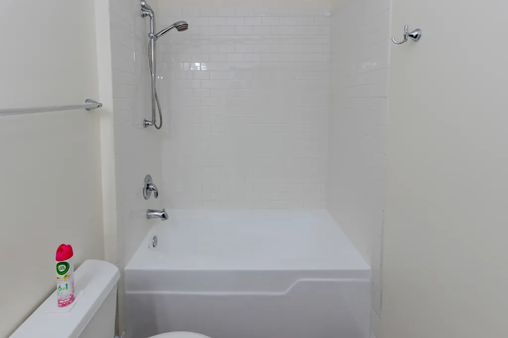 1153 West Washburne Avenue Chicago IL 60608