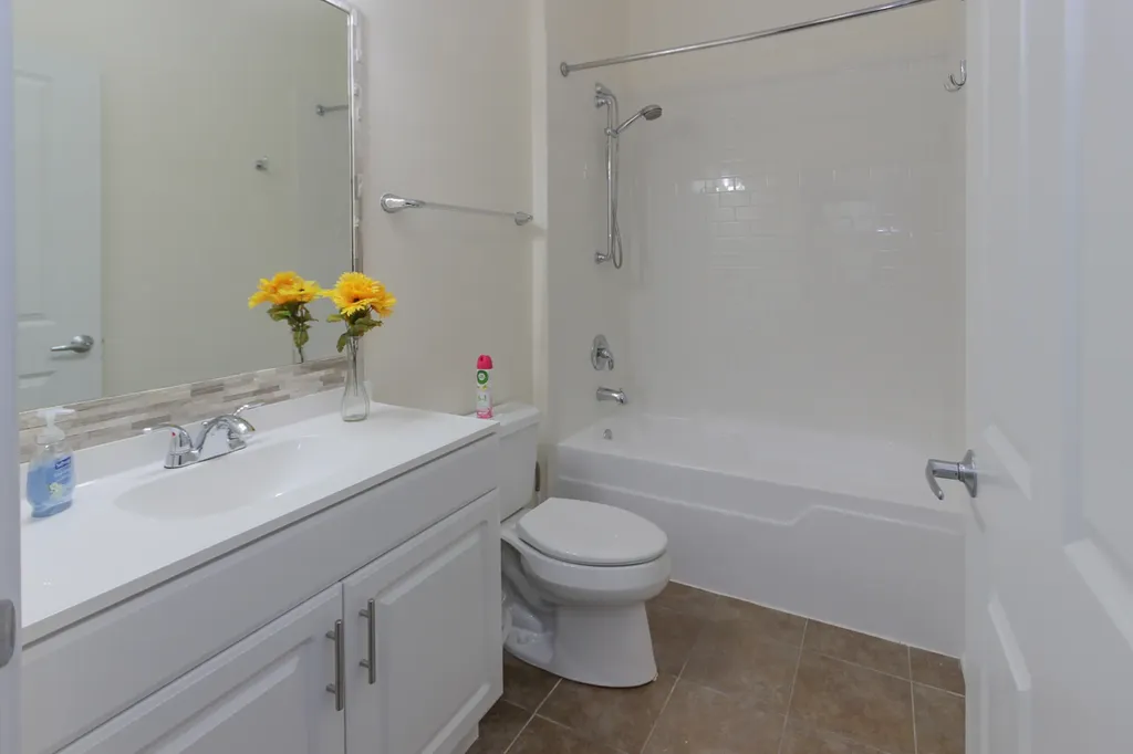 1153 West Washburne Avenue Chicago IL 60608