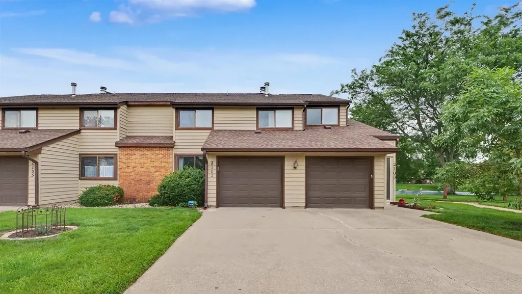 2101 Harbortown Circle Champaign IL 61821