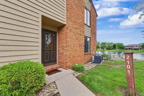 2101 Harbortown Circle Champaign IL 61821