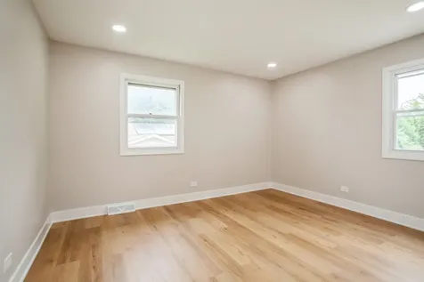 1401 Volkamer Trail Elk Grove Village IL 60007