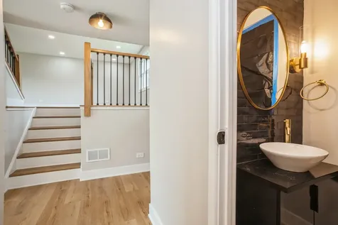 1401 Volkamer Trail Elk Grove Village IL 60007