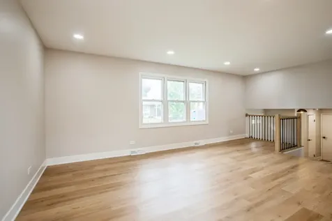 1401 Volkamer Trail Elk Grove Village IL 60007
