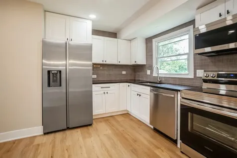 1401 Volkamer Trail Elk Grove Village IL 60007