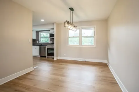 1401 Volkamer Trail Elk Grove Village IL 60007